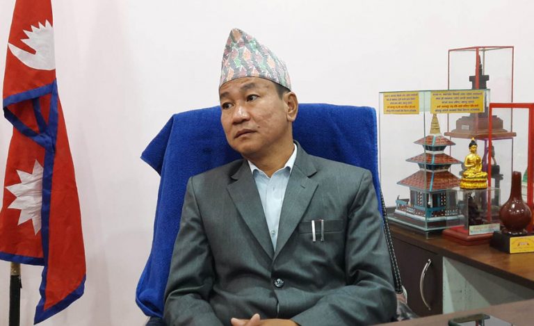 हर्क साम्पाङविरुद्ध निर्वाचन आयोगमा उजुरी