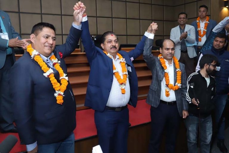 महासंघमा अञ्जन श्रेष्ठ प्यानलको उम्मेदवारी दर्ता