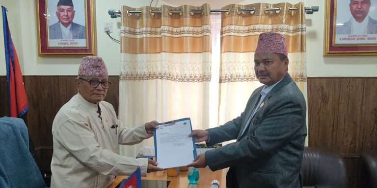 लुम्बिनीको मुख्यमन्त्रीमा ५३ जनाको हस्ताक्षरसहित डिल्लीबहादुरको दाबी पेश