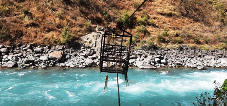 तुइनबाट महाकाली नदीमा खसेर एक पुरुष बेपत्ता