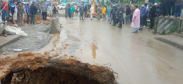 १८ घण्टापछी खुल्यो पृथ्वीराजमार्ग