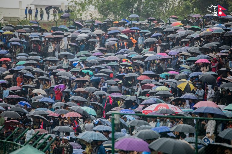 नेपाली दर्शकको क्रिकेट क्रेज,तस्विरसहित