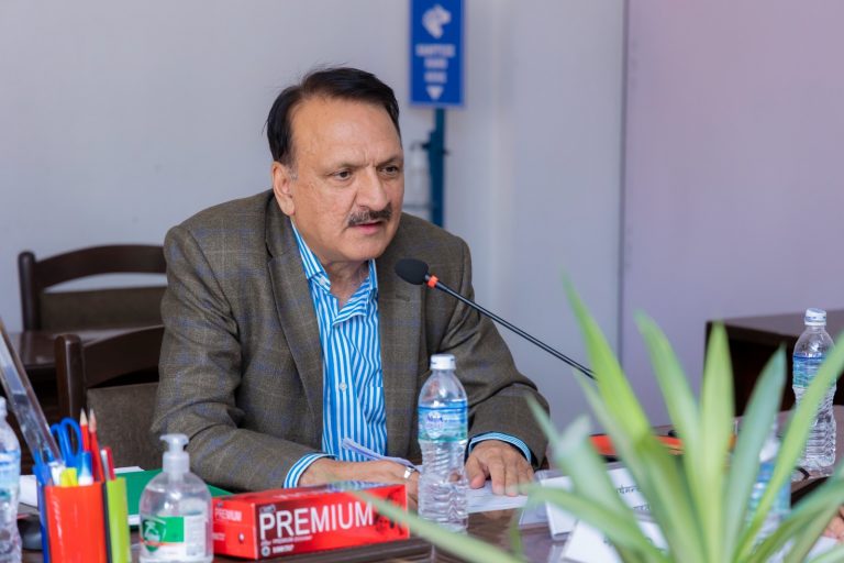अर्थ मन्त्रीको प्राथमिकताः स्वदेशमै अवसरको सिर्जना, व्यक्ति र पार्टीभन्दा माथि उठेर काम गरिरहेको दाबी