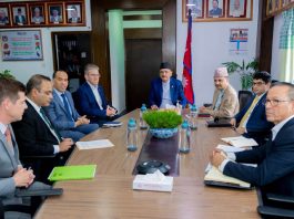 अर्थमन्त्री महत र एमसीसीका क्षेत्रीय उपाध्यक्ष जोनाथनबीच भेटवार्ता