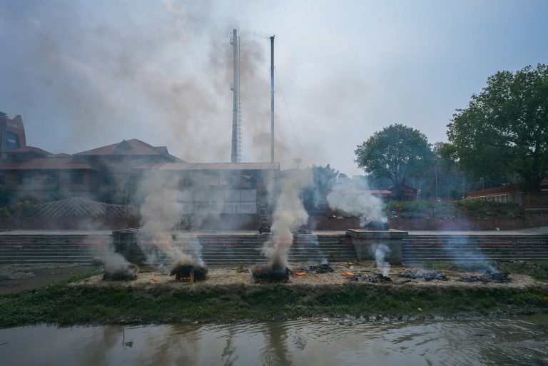 शवको हड्डी निकालेर बेचबिखन गरेको घटनामा दुई जना पक्राउ