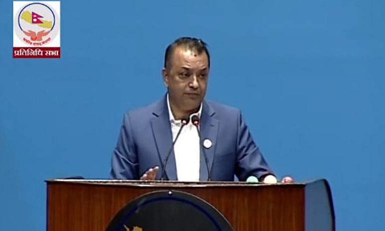 सरकारलाई बधाई दिँदै गगनले भने- ‘दह्रो खुट्टा टेक्नुभयो भने तपाईंको फिल्म चल्छ’