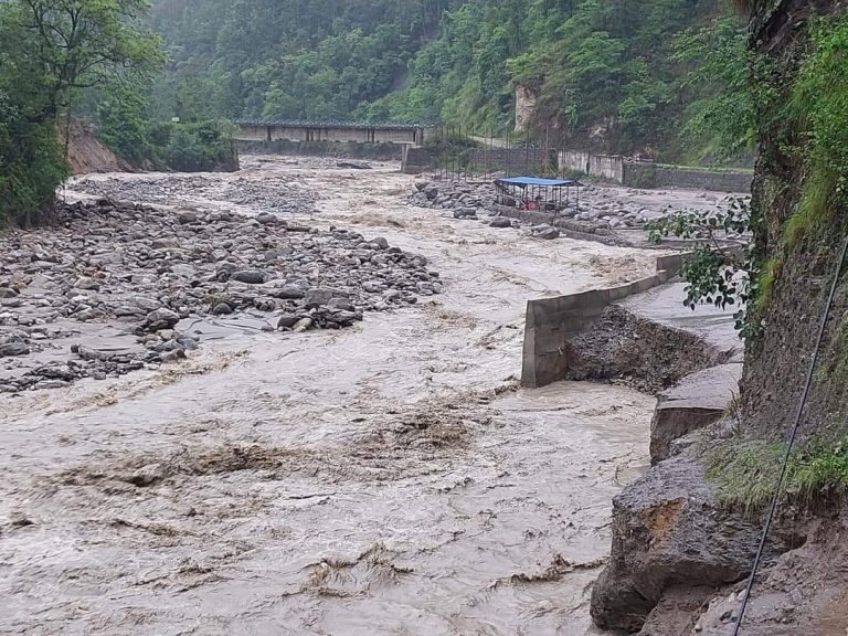 हेवा खोला बाढी-पहिरो:  बेपत्ता हुनेको संख्या २२ पुग्यो, सबैको पहिचान