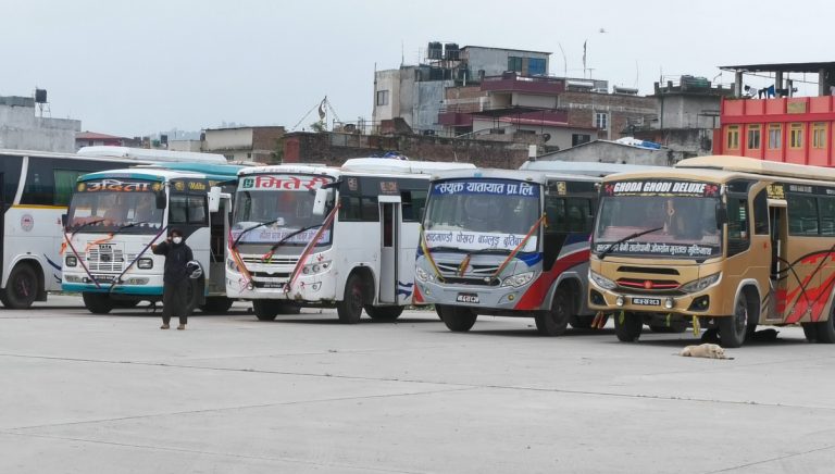 उपत्यकाबाहिर चल्ने सवारीसाधन नयाँ बसपार्क बाहिरबाट सञ्चालन गरे कारबाही