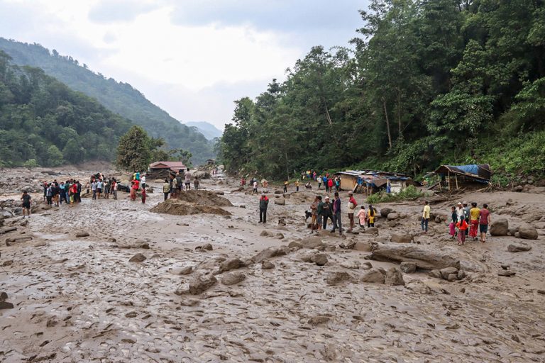 बाढी पहिरोमा बेपत्ता भएकाको खोजी र उद्धार गर्न प्रधानमन्त्रीको निर्देशन