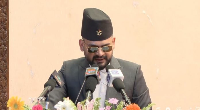राज्य कोषबाट दोहोरो सुविधा लिनेविरुद्ध कडा सरकार