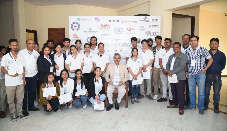 यूवालाई श्रमसँग जोड्ने ‘रोजगार मेला’, ६ सयलाई रोजगारी