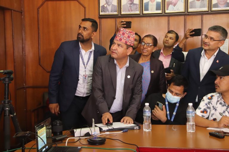 सवारी लाइसेन्सको नयाँ आवेदन र नवीकरण राजश्व अनलाइनबाटै