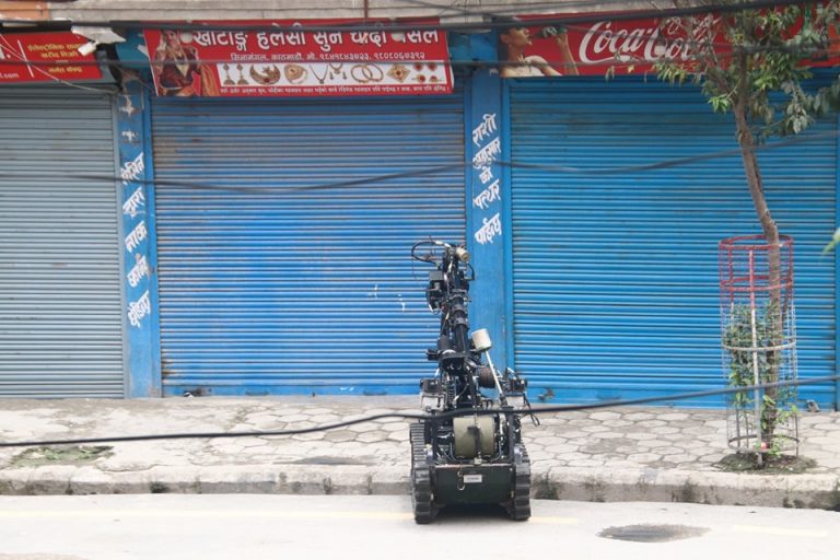 सिनामंगलको शंकास्पद वस्तु बम नभएको पुष्टी,  एकजना पक्राउ