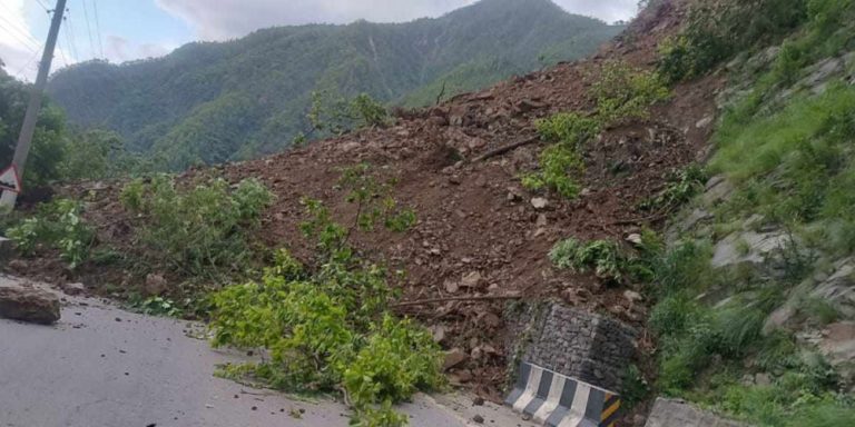 नारायणगढ–मुग्लिन सडकखण्ड दुई तर्फी सञ्चालन