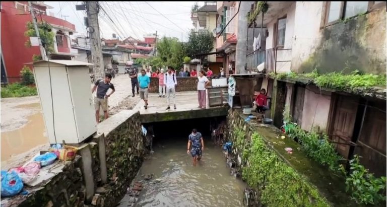 अझै फेला परेनन् सामाखुसी खोलामा बगेर बेपत्ता बालक