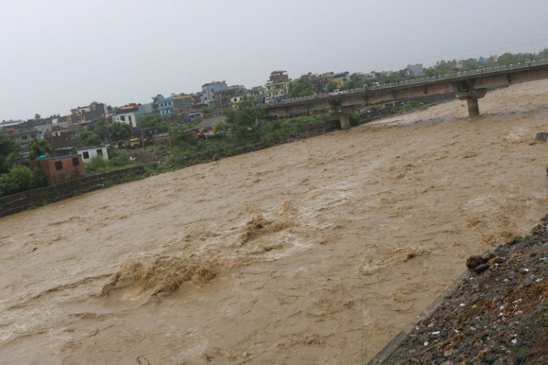 कुन-कुन नदीमा छ आज देशभर जोखिम ?