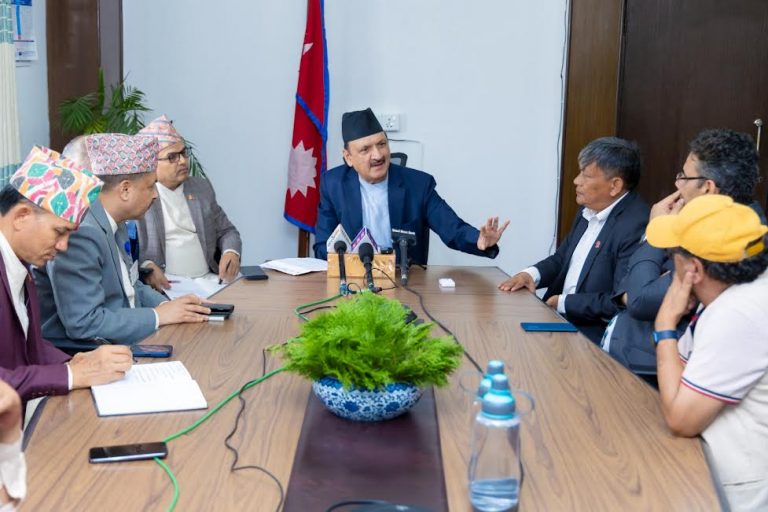 निर्माण व्यवसायीलाई अर्थमन्त्रीको जवाफ-‘बिल आएको १५ दिनमा सबै भुक्तानी गर्न तयार छौं’