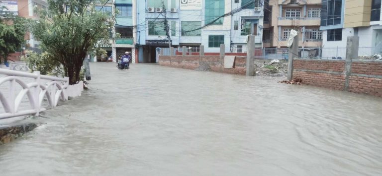 करिडोरको अधिकांश बाटो अवरुद्ध, वैकल्पिक सडक प्रयोग गर्न ट्राफिकको अनुरोध