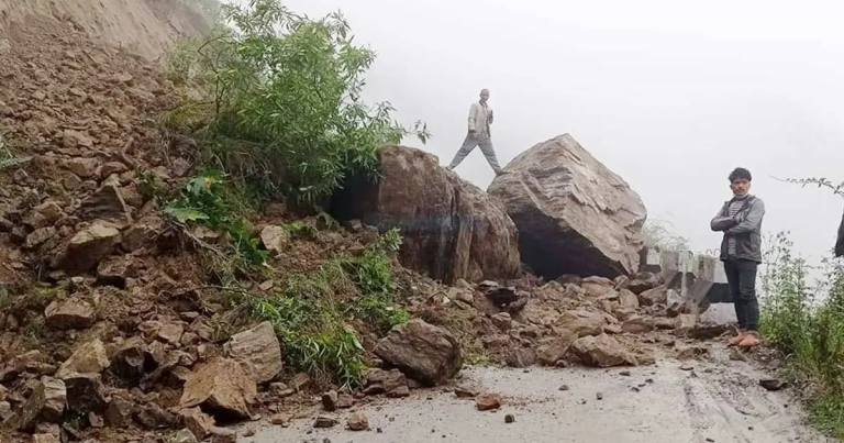 पहिरोका कारण कान्तिलोकपथ अवरुद्ध