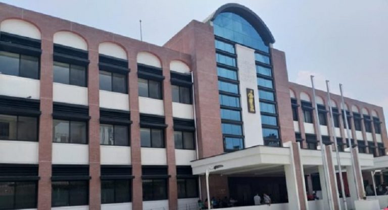 थापाथलीको प्रसूति तथा स्त्रीरोग अस्पातलमा अब  ‘अनलाइन टिकट’