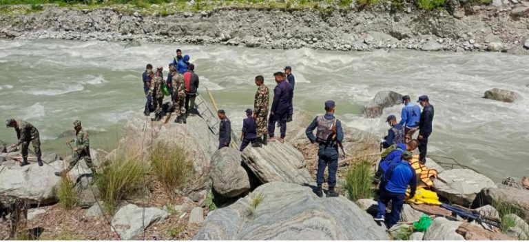 १६ दिनपछि भेरी नदीमा भेटियो बेपत्ता मेजर पण्डितको शव