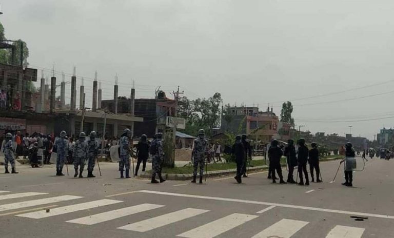 मलंगवामा दुई समुदायबीच फेरि झडप, रातिदेखि अनिश्चितकालिन कर्फ्यु