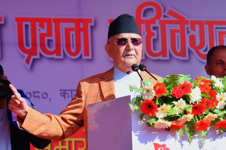 आफ्नै नेताहरूलाई ओलीको चेतावनी, मेयर बालेनदेखि प्रचण्डसम्मको आलोचना