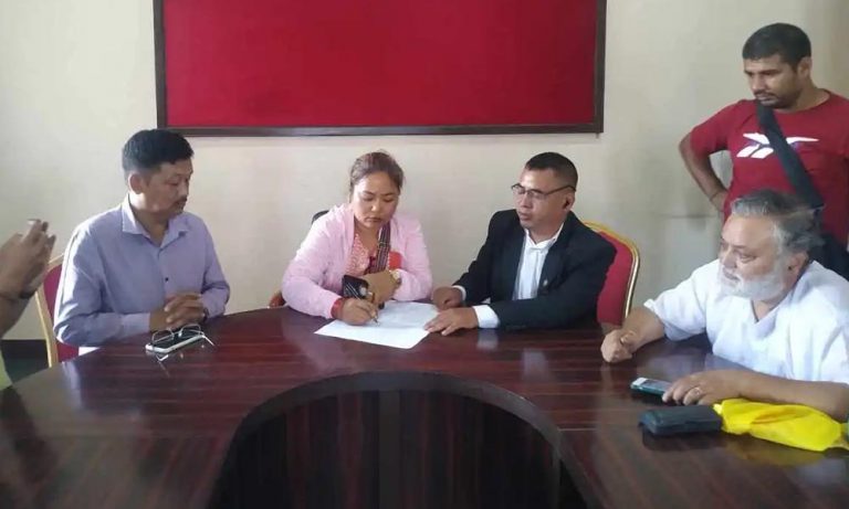 पूर्णीमायाले दिइन्  भीम उपाध्यायलाई  माफी, मुद्दा फिर्ता लिन लिखित सहमति