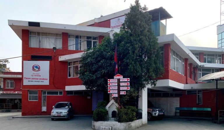 काठमाडौं प्रशासनले भन्यो- ‘कानूनको दृष्टिमा सबै समान छन्, जथाभावी वक्तव्यबाजी नगर्नू’