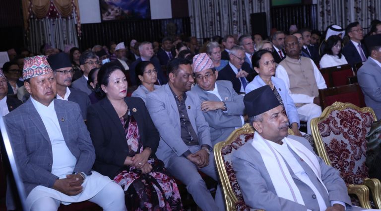 शीतल निवासमा राष्ट्रपतिको रात्रिभोज, गएनन् केपी ओली र मेयर बालेन शाह