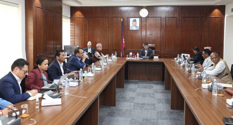 प्रधानमन्त्रीले बोलाए मन्त्रिपरिषद्‌को आकस्मिक बैठक
