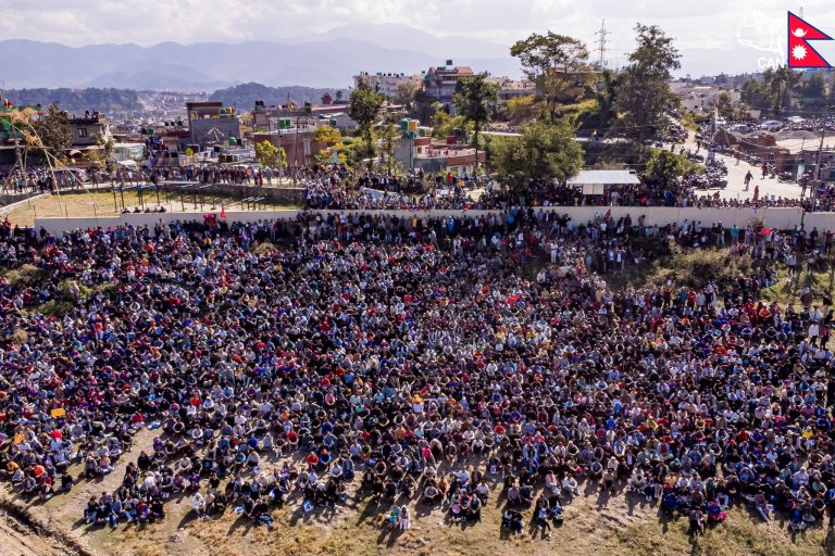 यस्तो देखियो मूलपानीमा क्रिकेटकाे ‘क्रेज’ (तस्बिरसहित)