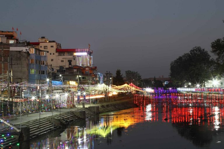 छठको रौनकमा सजियो काठमाडौंका विभिन्न स्थान