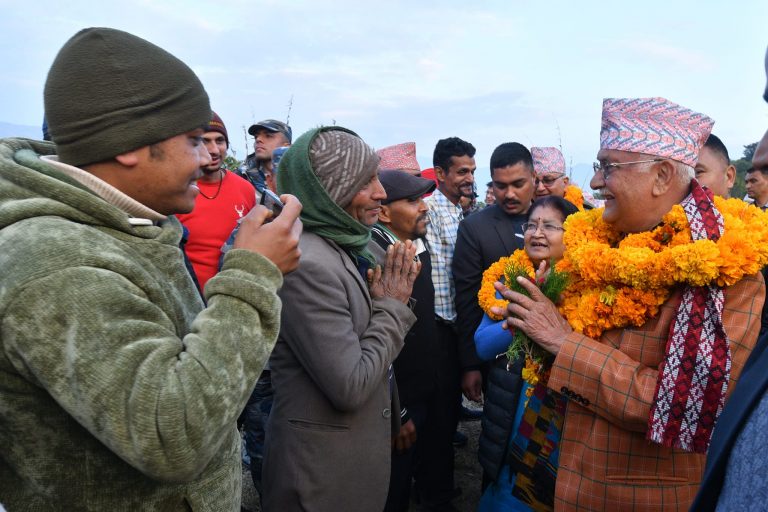 एमालेको ‘झुलाघाट-चिवाभञ्ज्याङ यात्रा’ आज सकिँदै, ठाँउ-ठाँउमा अवरोधको प्रयास