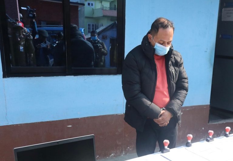 काठमाडौंबाट एकजना नक्कली डाक्टर पक्राउ