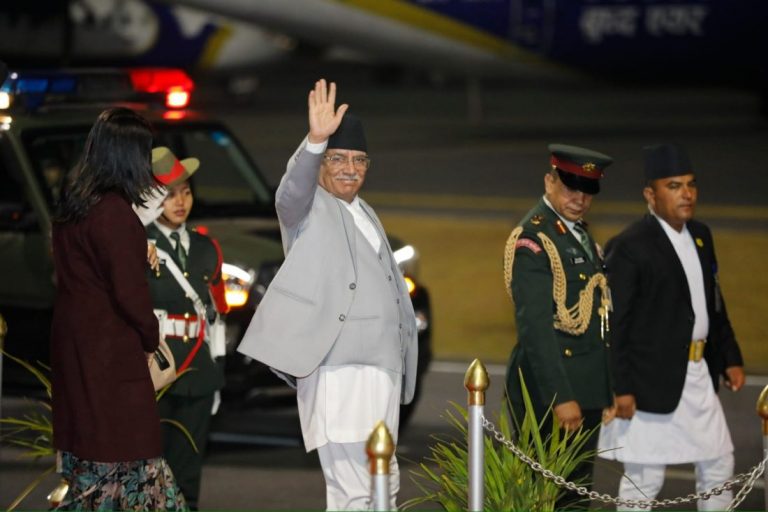युगान्डा लागे प्रधानमन्त्री प्रचण्ड, सरकार सम्हाल्ने जिम्मा पूर्णबहादुर खड्कालाई