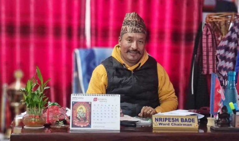 वडाध्यक्ष बादे १५ लाख घुससहित पक्राउ