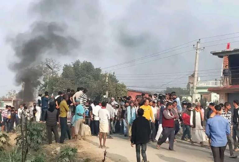 स्वास्थ्य केन्द्र स्तरोन्नतिका विषयलाई लिएर सर्लाहीमा झडप, एकजनाको मृत्यु
