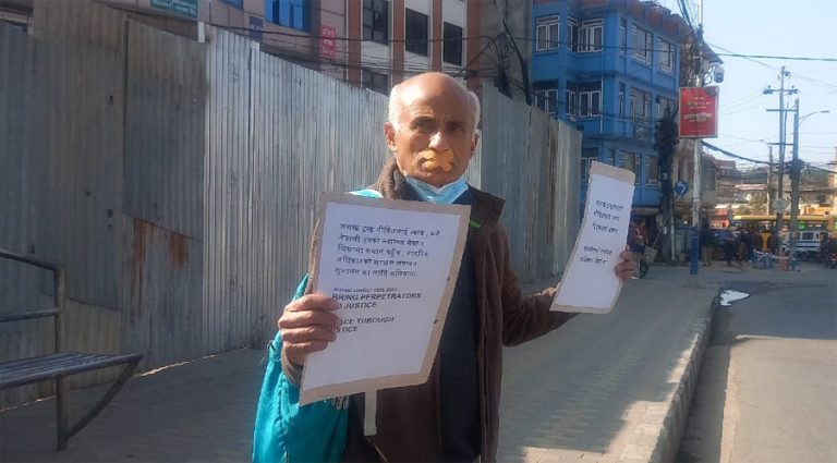 माइतीघरमा प्रदर्शनमा उत्रिएका अभियन्ता डा. गोविन्द  केसी  पक्राउ