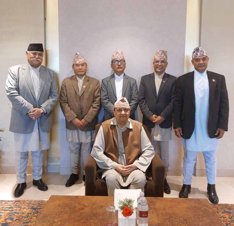 पूर्वराजासँग राप्रपा अध्यक्षसहित पाँच नेताको भैरहवामा भेटवार्ता
