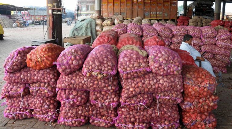 भारतले हटायो प्याज निर्यातमा लगाएको प्रतिबन्ध