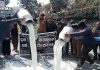 ललितपुर जिल्ला प्रशासन अगाडि दूध पोखेर प्रदर्शन