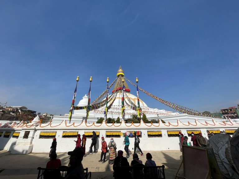सोनाम ल्होसारको तयारीमा यस्तो देखियो बौद्ध स्तुपा (फोटो फिचर)