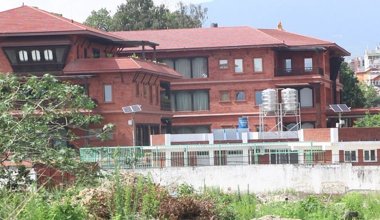 काठमाडौं महानगरले भन्यो-‘ललिता निवास क्षेत्र सात दिन भित्र खाली गर्नू’
