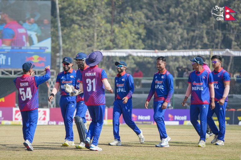 क्यानडाले दियो नेपाललाई २३३ रनको लक्ष्य