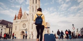 विदेश अध्ययनका लागि ८ महिनामा ८९ अर्ब बाहिरीयाे