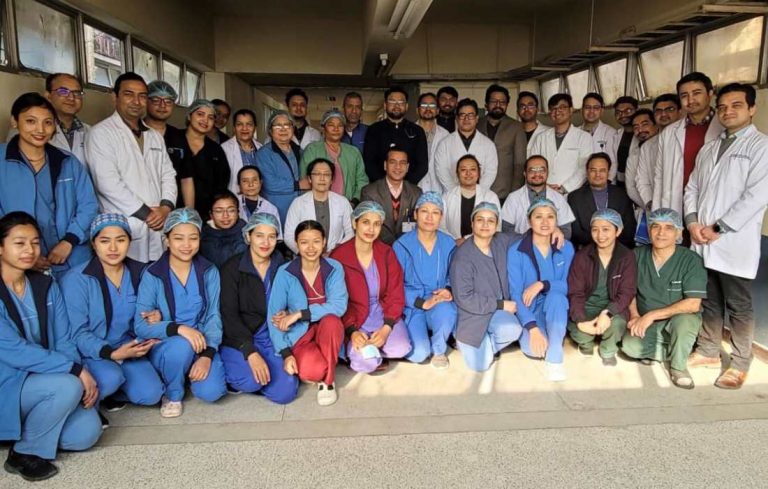 नेपाली चिकित्सकको टोलीबाटै पहिलोपटक कलेजो प्रत्यारोपण