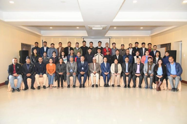 ‘राष्ट्र बैंक र अर्थतन्त्रका सूचनाको सही विश्लेषण हुनु पर्दछ’- गभर्नर अधिकारी