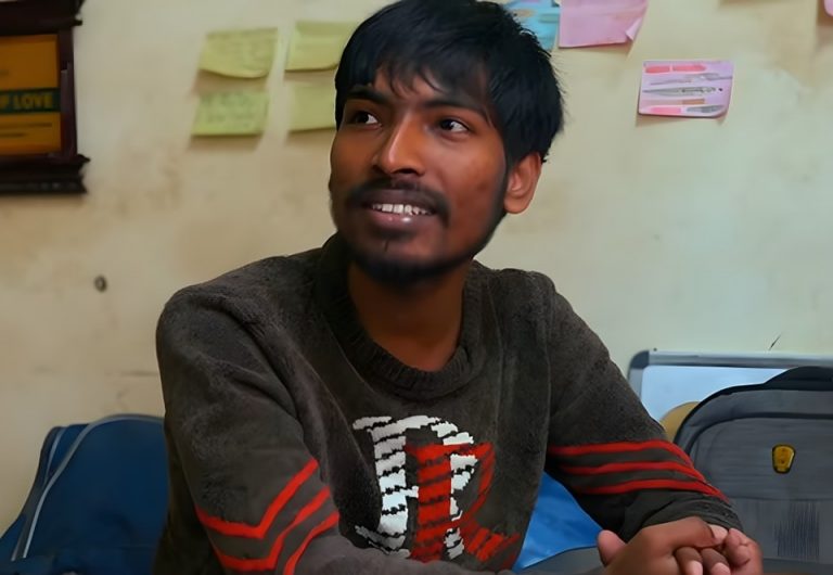 गरिबीले आमा गुमाएपछि सिबी लोहारले बुने डाक्टर बन्ने सपना