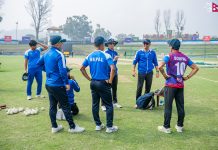 त्रिकोणात्मक टी–२० मैत्रीपूर्ण खेलमा नेपाल गुजरातसँग खेल्दै
